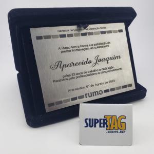 Estojo de Veludo com Placa de Inox para Homenagem com gravação em laser Placa de Aço Inox Escovado    Gravação em Laser Estojo De Veludo